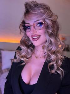 Chica busca chico en Alicante: Chica busca chico