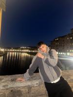 672190778: Chico busca chica en Barcelona