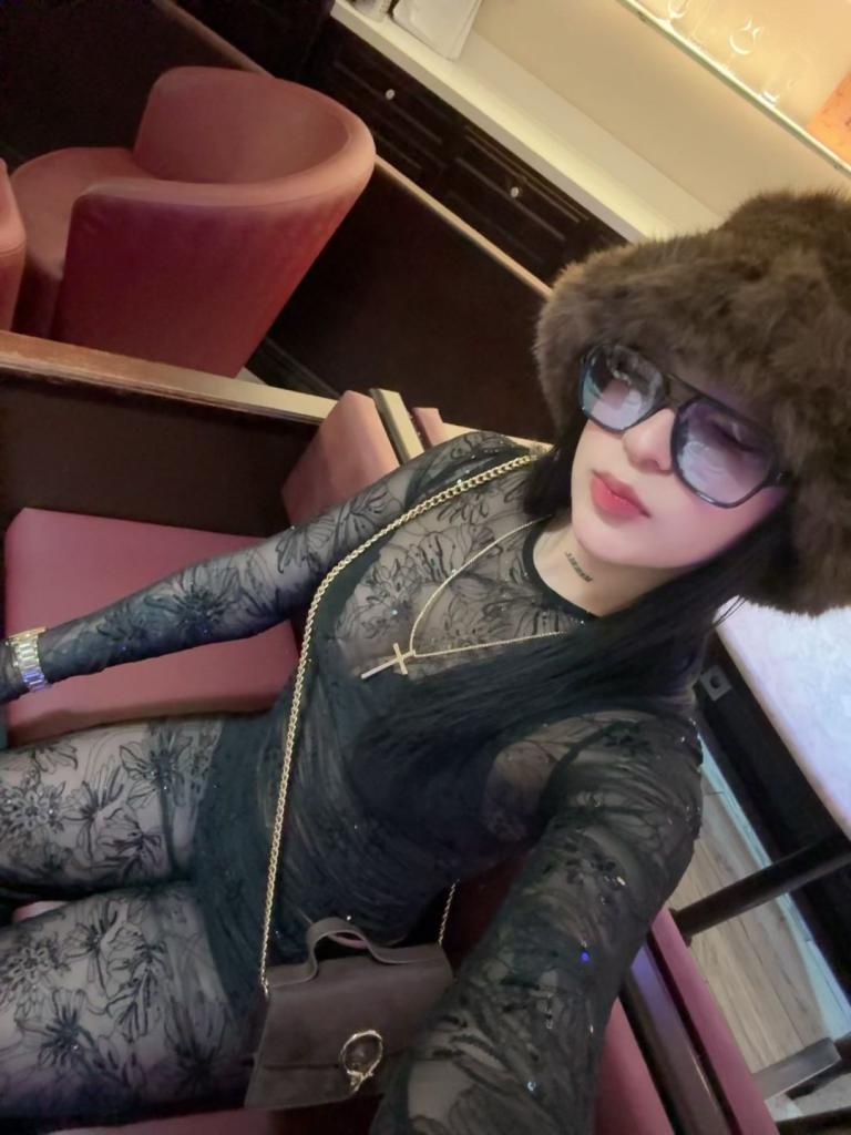 624841740: Chica busca chico en La Coruña