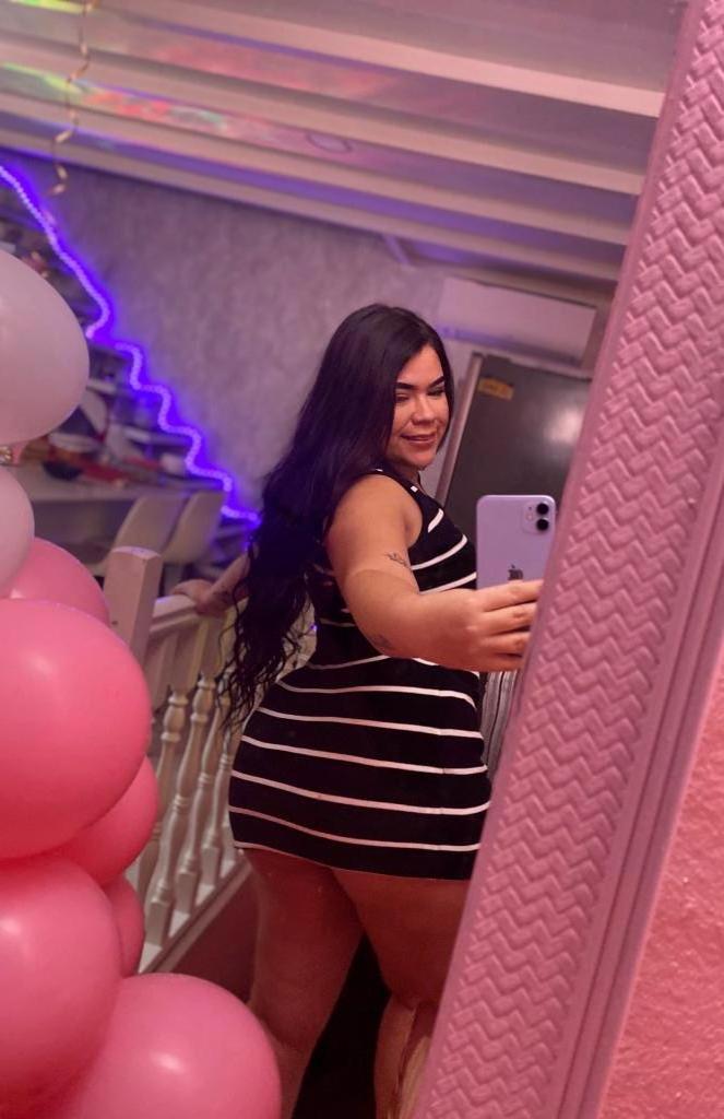 614985370: Chica busca chico en Barcelona