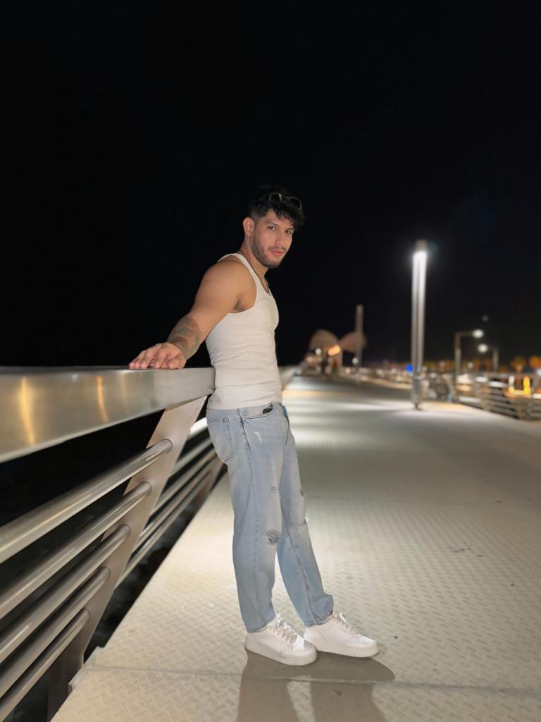 643852366: Chico busca chica en Granada