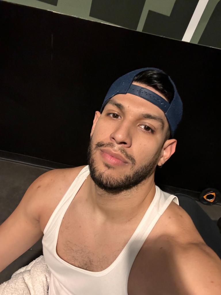 Chico busca chica en Granada: 