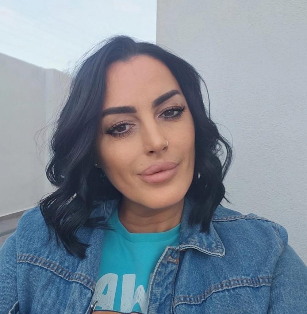 647946772: Chica busca chico en Ibiza