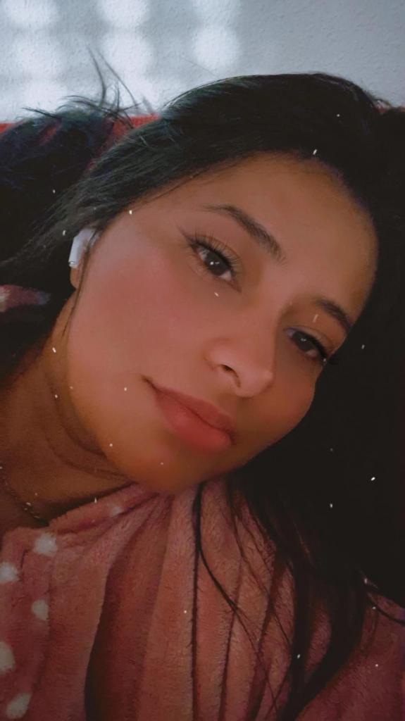 611894945: Chica busca chico en Orense