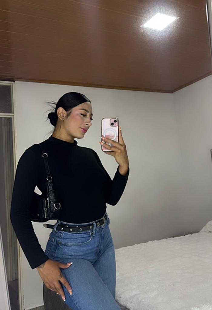 617168045: Chica busca chico en Murcia