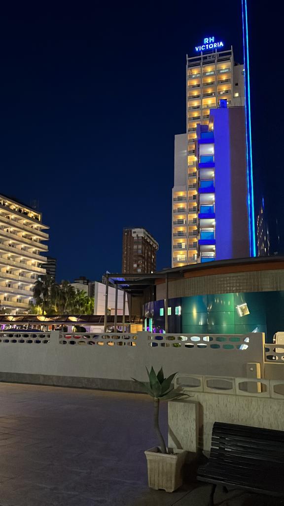 Chico busca chica en Valencia: 