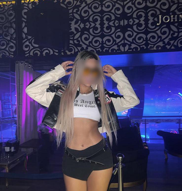 Chica busca chico en Almería: Chica busca chico