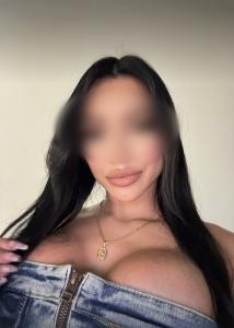 612408224: Chica busca chico en Barcelona