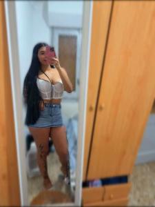 651720456: Chica busca chico en León