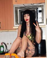 655882183: Chica busca chico en Madrid