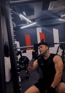 663780321: Chico busca chica en Málaga