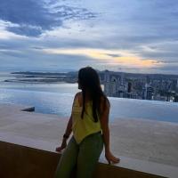 678985828: Chica busca chico en Barcelona