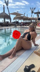 613274700: Chica busca chico en Tenerife