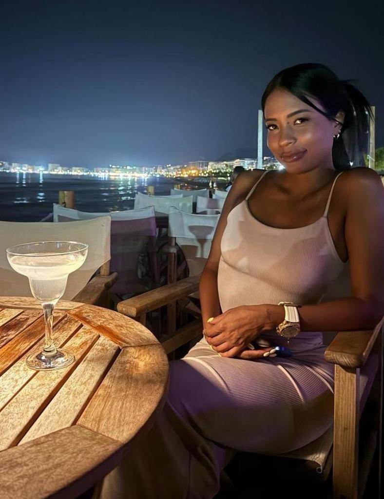 742052487: Chica busca chico en Madrid