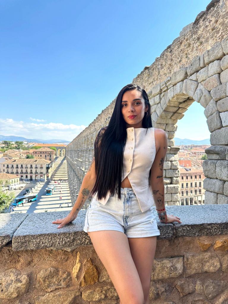 641514017: Chica busca chico en Gerona