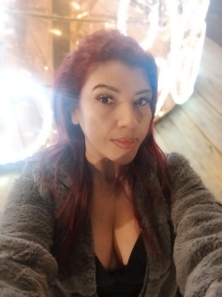 Chica busca chico en Huelva: 