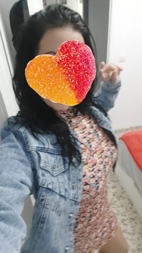 662437592: Chica busca chico en Sevilla