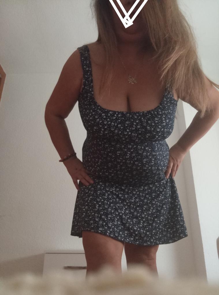 695725686: Chica busca chico en Murcia