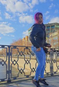 624909085: Chica busca chico en Sevilla