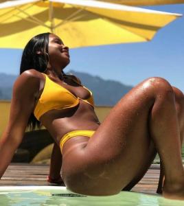 610933944: Chica busca chico en Barcelona