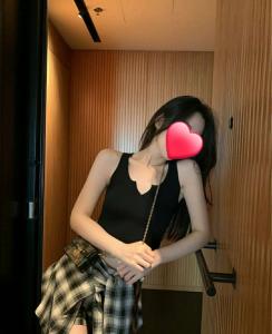 695323278: Chica busca chico en Madrid