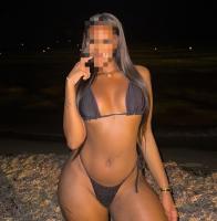 610933944: Chica busca chico en Barcelona