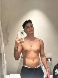 678600069: Chico busca chica en La Coruña