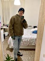 631790360: Chico busca chica en Barcelona