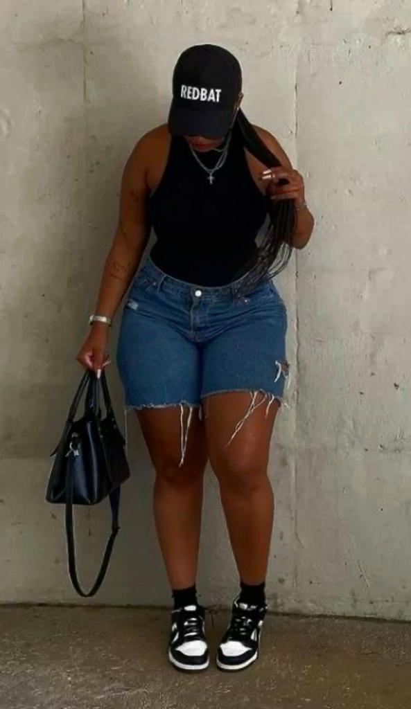 Chica busca chico en Huelva: 