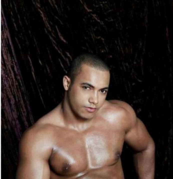 643058841: Chico busca chica en Las Palmas