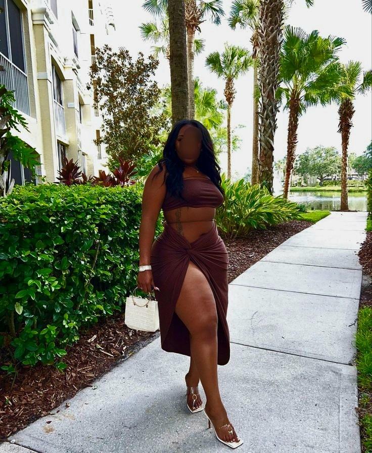 Chica busca chico en Huelva: 