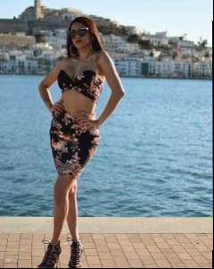 Chica busca chico en Ibiza: 