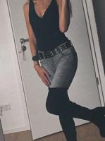 643388411: Chica busca chico en La Coruña