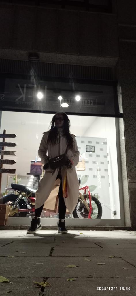 631009572: Transexual en Lérida