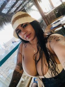 682057117: Chica busca chico en Barcelona