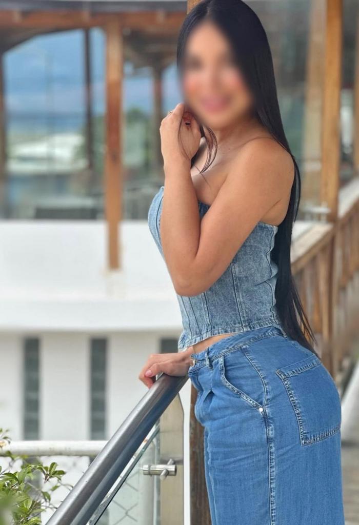 Chica busca chico en Ibiza: 