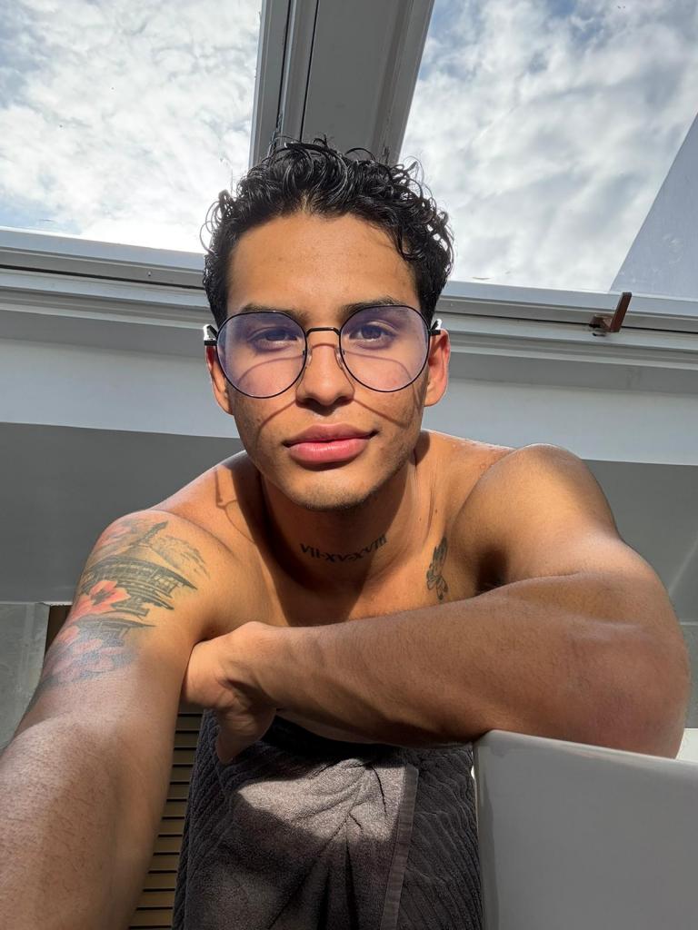 600029977: Chico busca chica en Ibiza