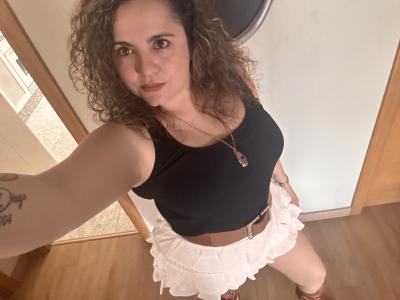 677715659: Chica busca chico en León