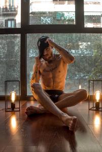 674892614: Chico busca chica en Barcelona