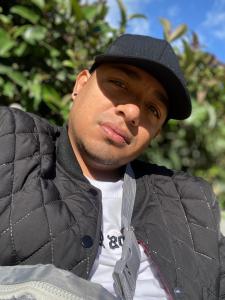 Chico busca chica en Sevilla: 