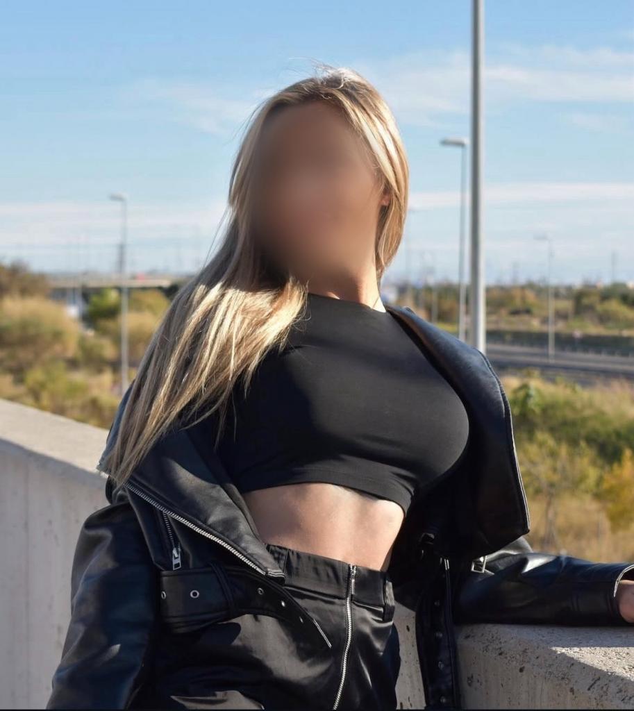 685053877: Chica busca chico en Barcelona