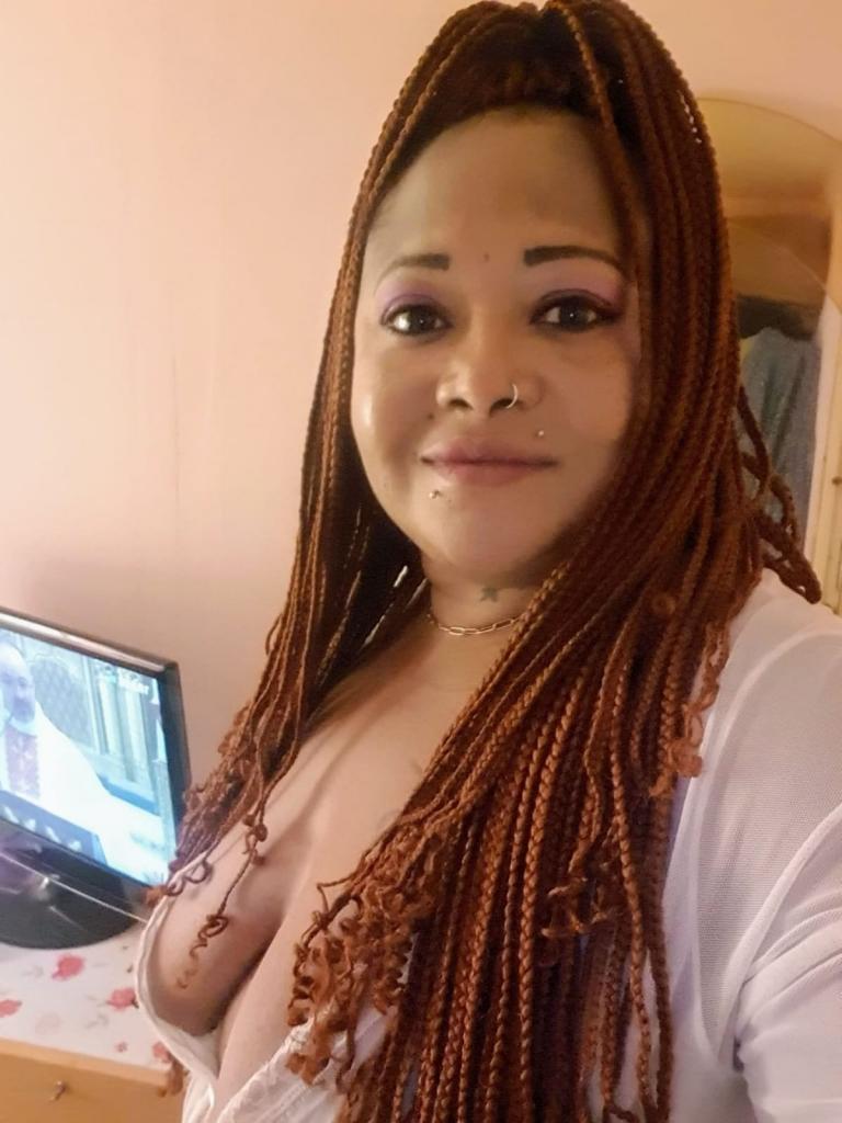 624917049: Chica busca chico en Barcelona