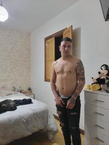 633023292: Chico busca chica en Pontevedra