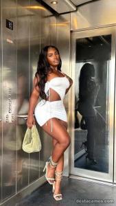 613746909: Chica busca chico en Tenerife