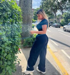 692077326: Chica busca chico en Orense