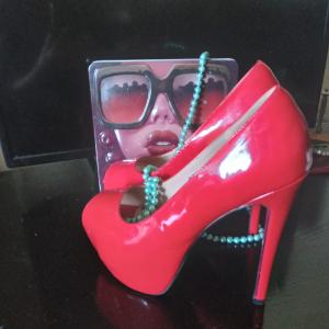 604392240: Chica busca chico en Navarra