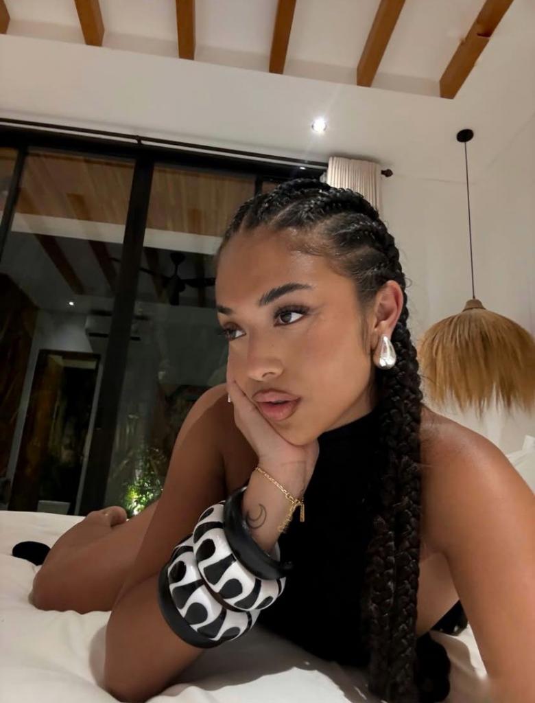 631805359: Chica busca chico en Barcelona