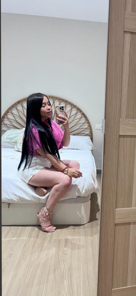 613421353: Chica busca chico en Sevilla