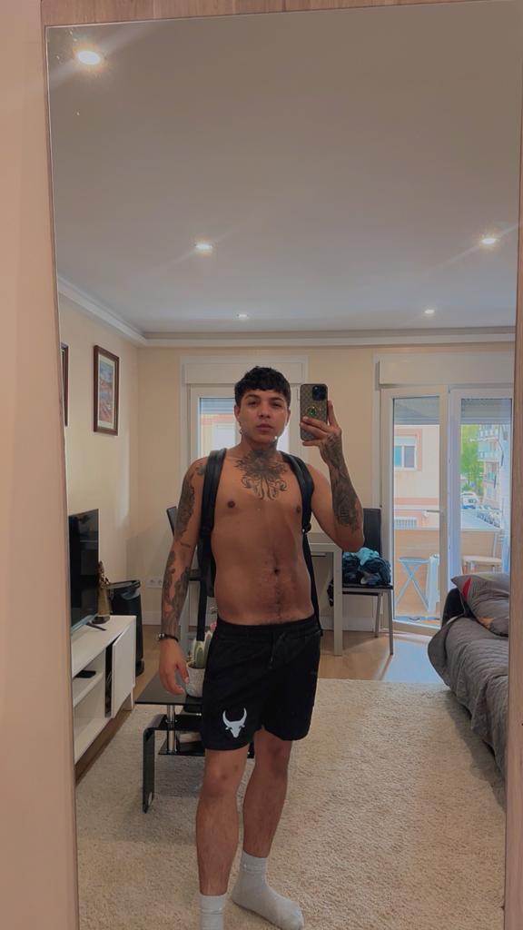 Chico busca chica en Málaga: 