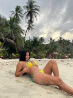 663871155: Chica busca chico en Barcelona